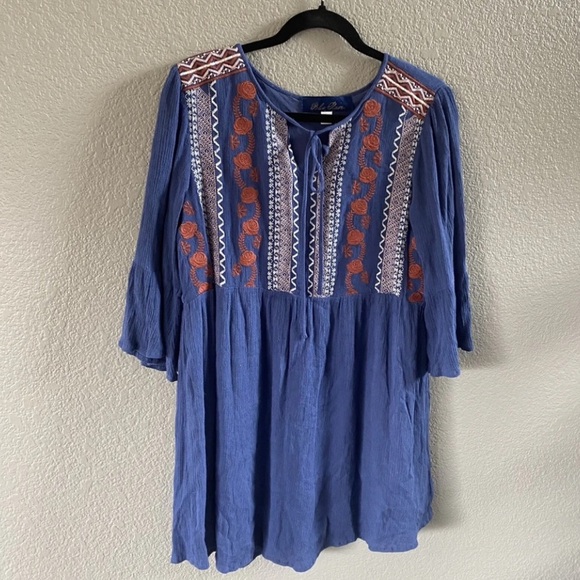 Francesca’s Blue Rain Embroidered Boho Dress Navy Blue Medium Like New - Picture 14 of 14